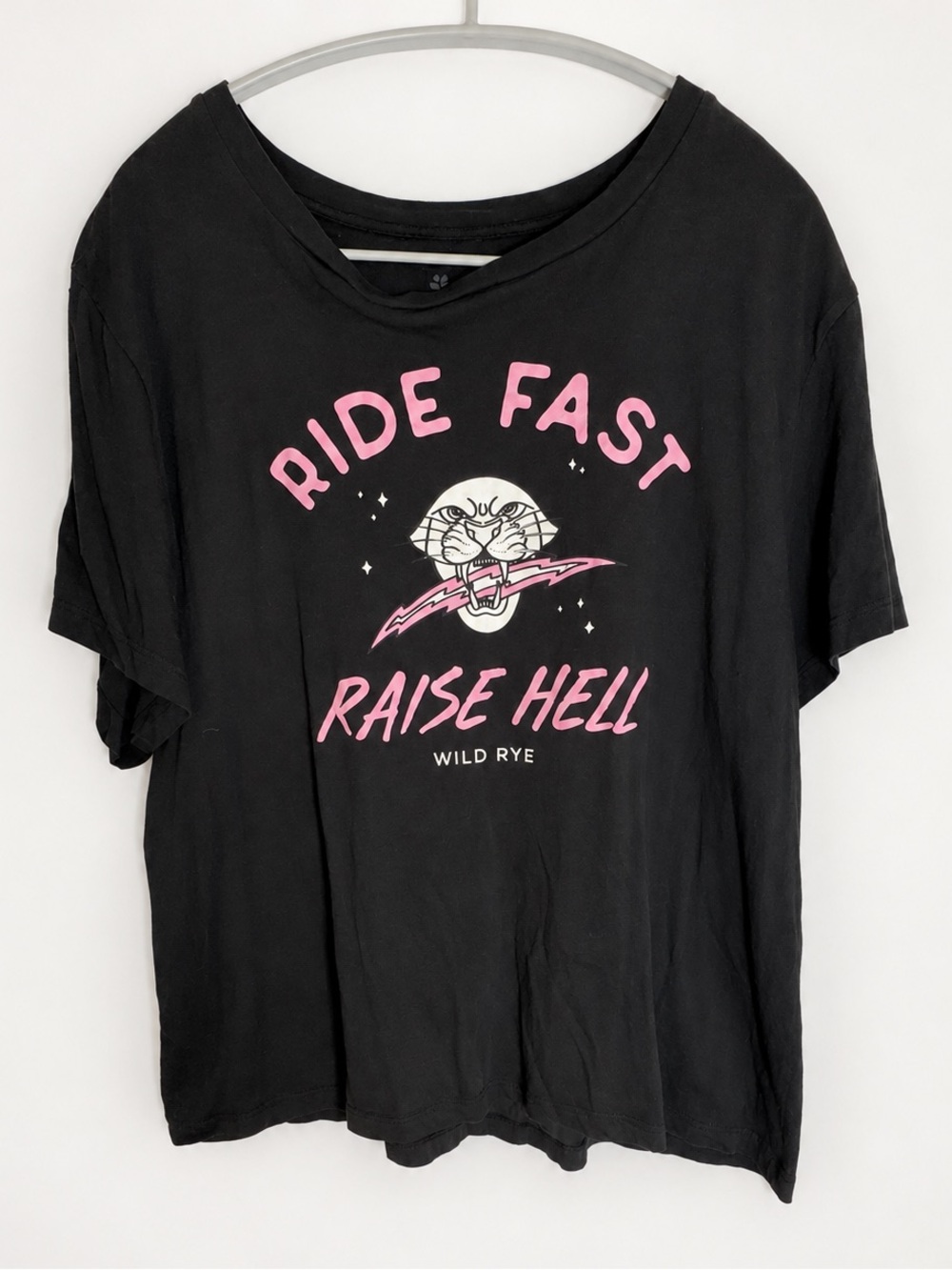 Wild Rye Ride Fast Raise Hell Panther Graphic Tee Black Pink XL